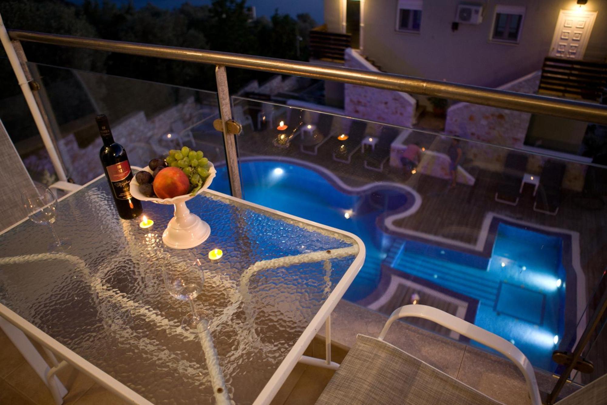 Axion Esti Apartments Skopelos Town Exterior photo