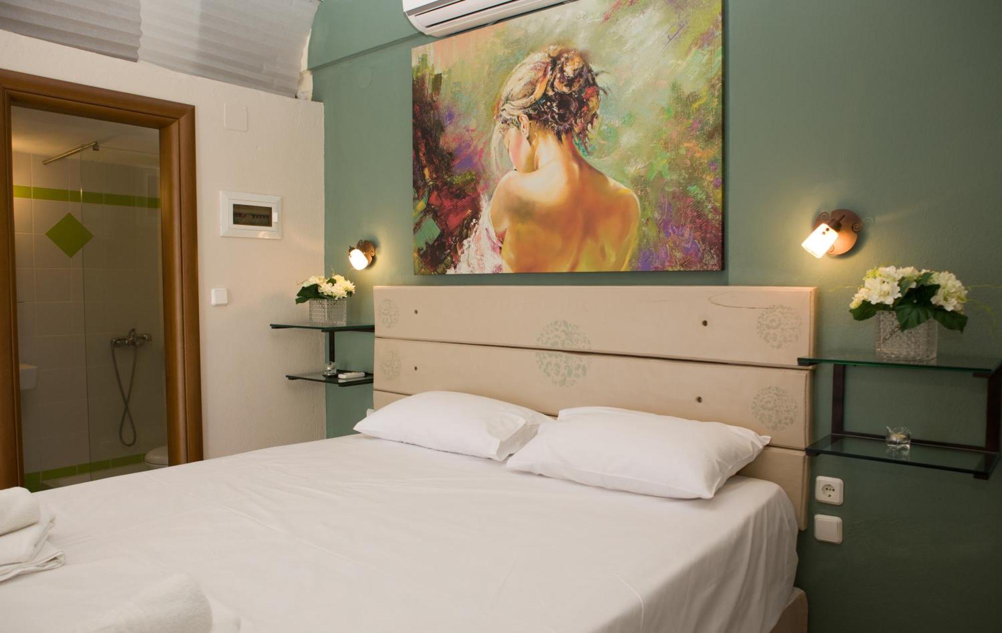 Axion Esti Apartments Skopelos Town Room photo