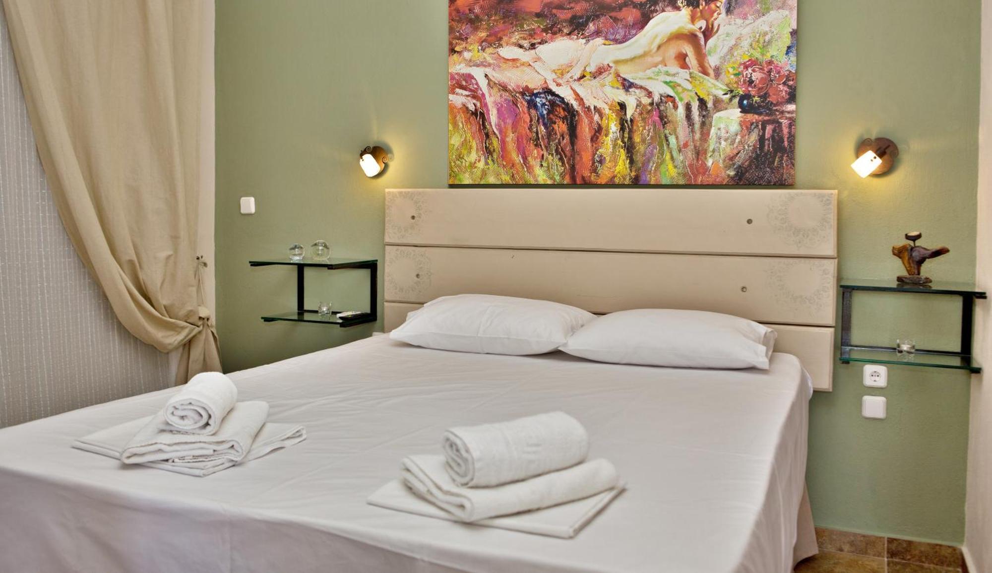 Axion Esti Apartments Skopelos Town Exterior photo