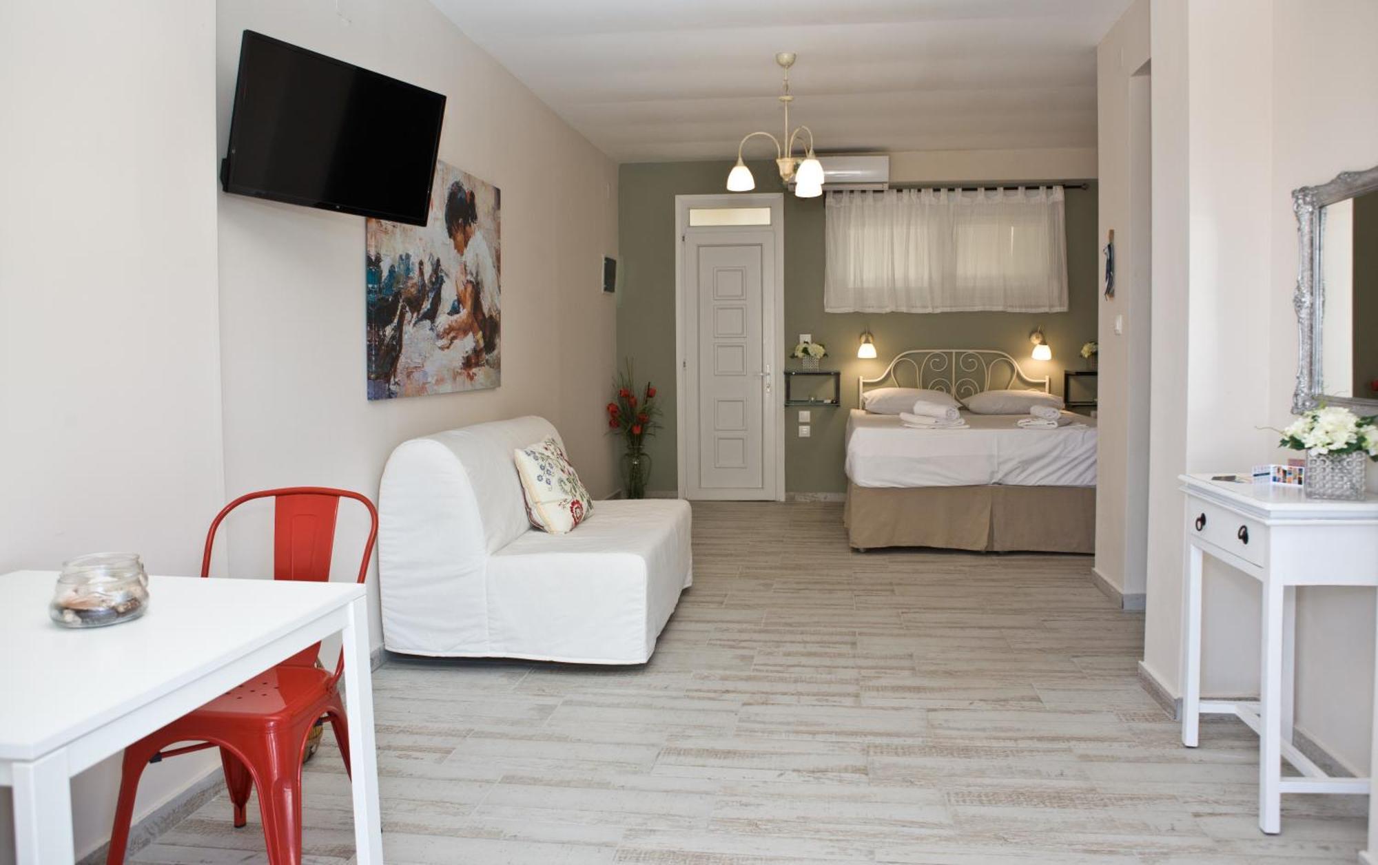 Axion Esti Apartments Skopelos Town Room photo