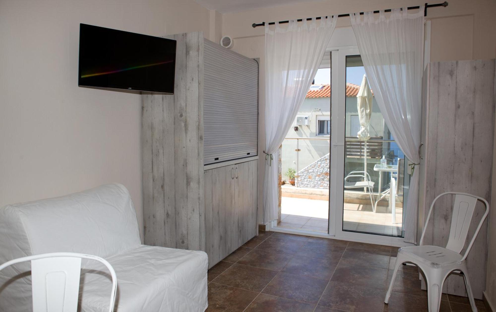 Axion Esti Apartments Skopelos Town Exterior photo