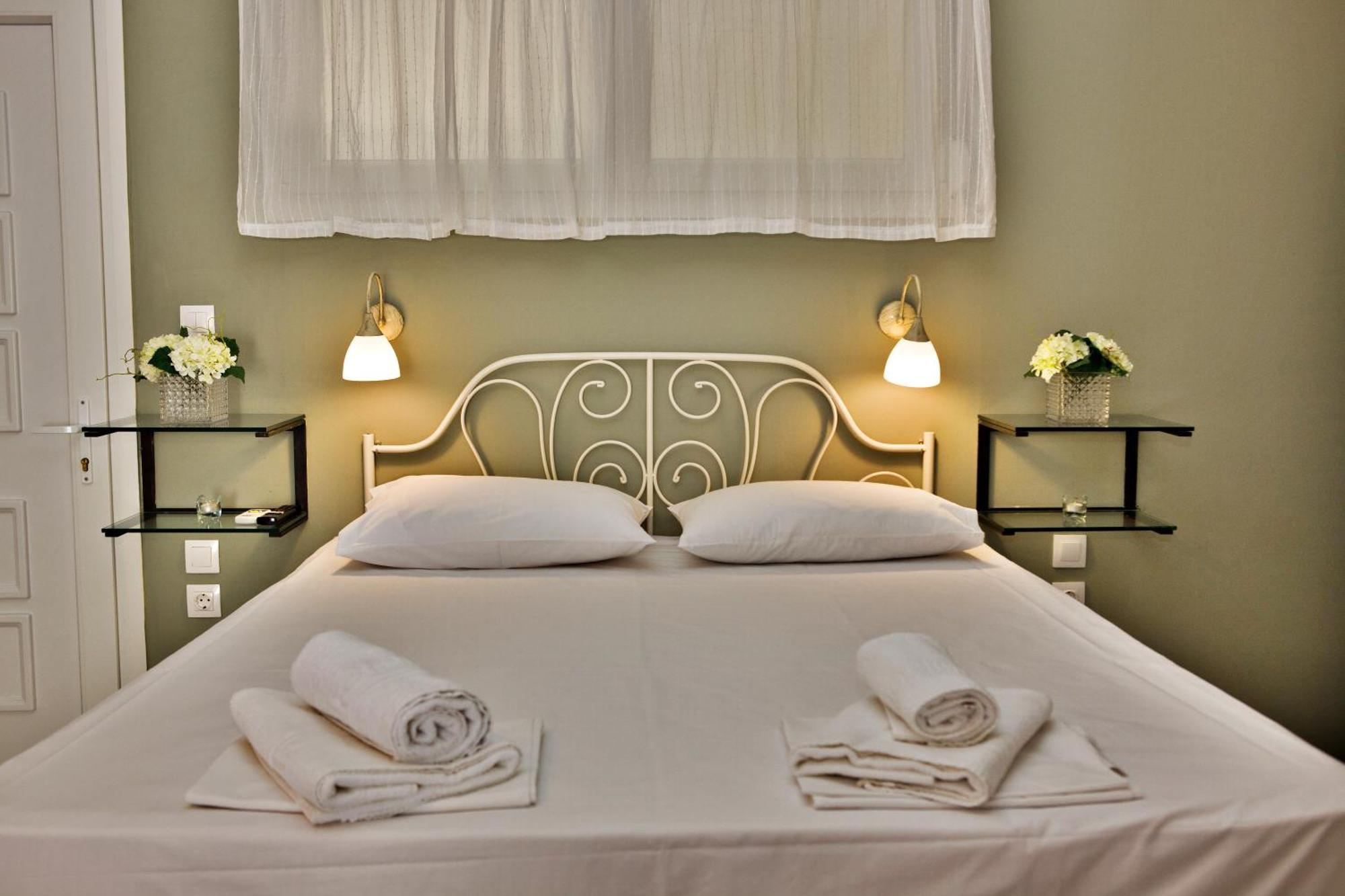 Axion Esti Apartments Skopelos Town Room photo