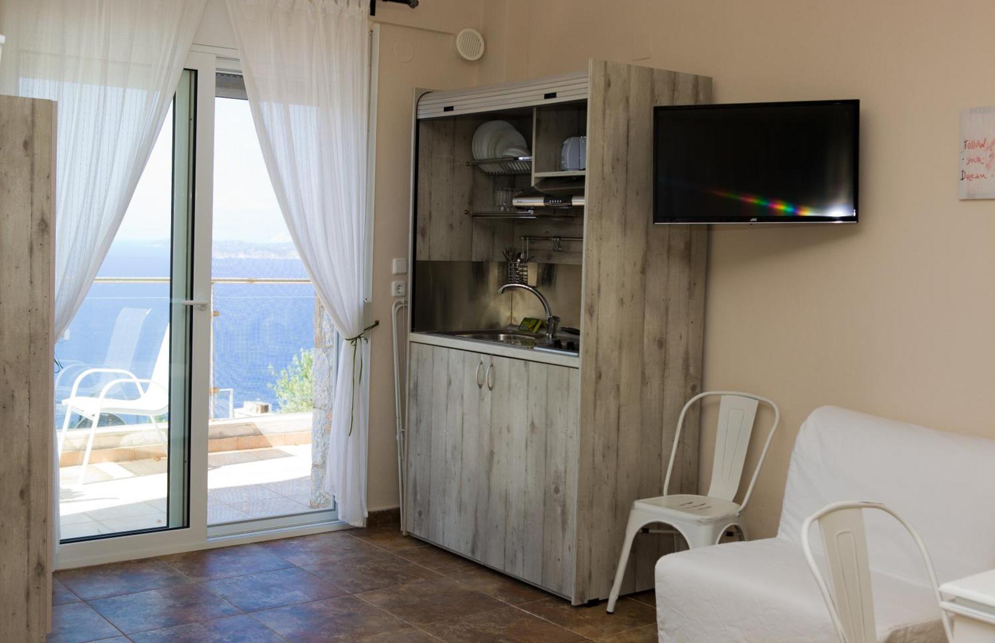 Axion Esti Apartments Skopelos Town Room photo