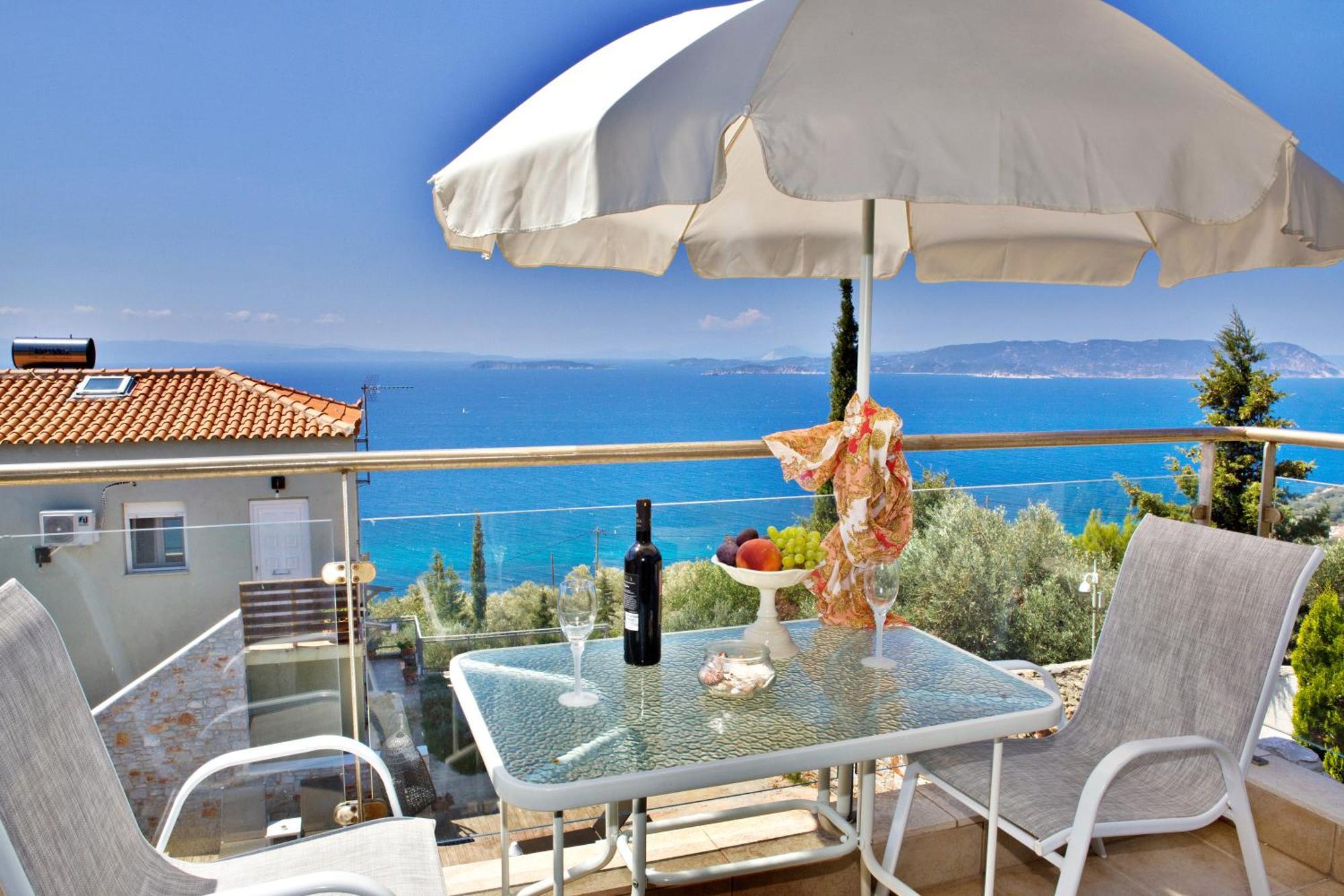 Axion Esti Apartments Skopelos Town Room photo