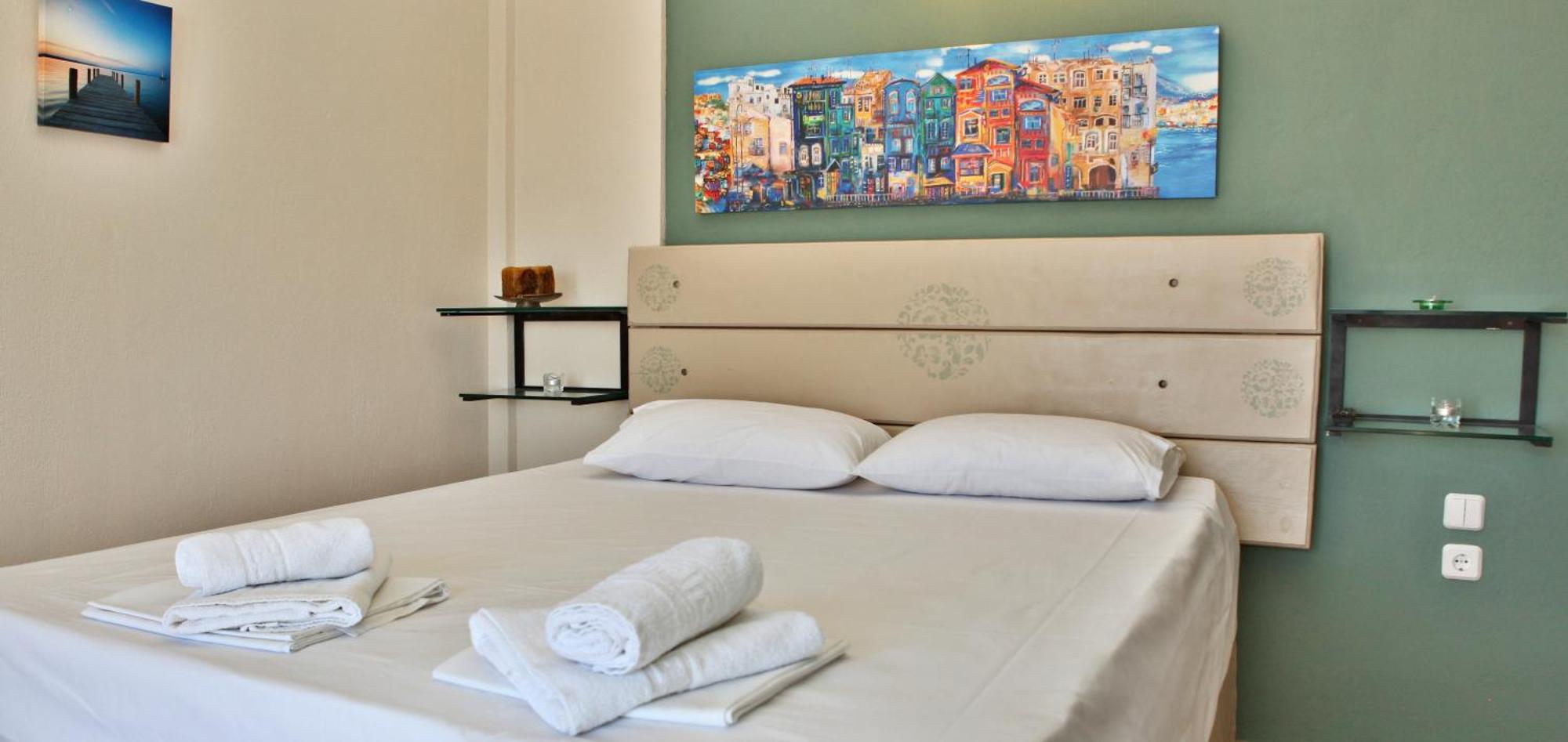 Axion Esti Apartments Skopelos Town Room photo